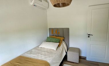 Casa a la laguna 4 dormitorios en Puertos Escobar