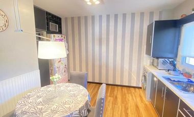 - Departamento tres ambientes de categoría en venta-
