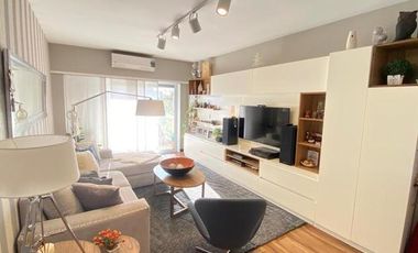 - Departamento tres ambientes de categoría en venta-