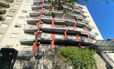 - Departamento tres ambientes de categoría en venta-