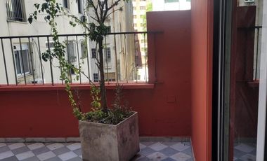 Departamento en Carlos Pellegrini 1000 contrafrente 4to Piso