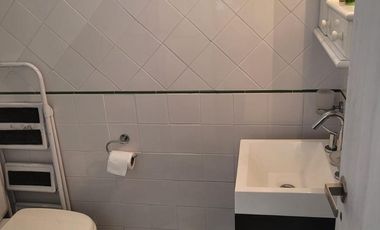 Departamento en Carlos Pellegrini 1000 contrafrente 4to Piso