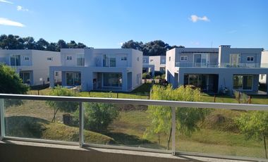 Departamento de tres ambientes a estrenar se vende  totalmente amoblado con renta