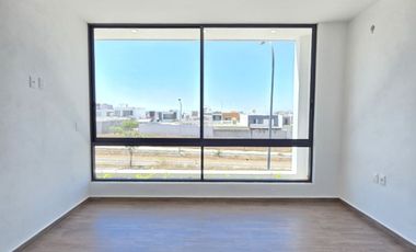 CASA EN VENTA 2 PLANTAS, 3 RECÁMARAS, 3 BAÑOS, ESTUDIO