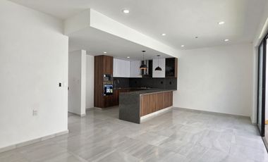 CASA EN VENTA 2 PLANTAS, 3 RECÁMARAS, 3 BAÑOS, ESTUDIO