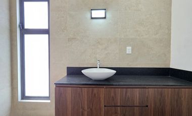 CASA EN VENTA 2 PLANTAS, 3 RECÁMARAS, 3 BAÑOS, ESTUDIO