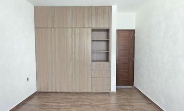 CASA EN VENTA 2 PLANTAS, 3 RECÁMARAS, 3 BAÑOS, ESTUDIO