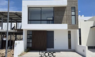 CASA EN VENTA 2 PLANTAS, 3 RECÁMARAS, 3 BAÑOS, ESTUDIO