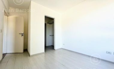 Venta Departamento de 3 ambientes con cochera. Temperley Oeste.