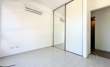 Venta Departamento de 3 ambientes con cochera. Temperley Oeste.