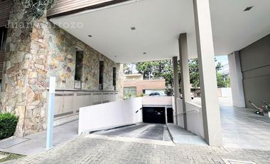 Venta Departamento de 3 ambientes con cochera. Temperley Oeste.