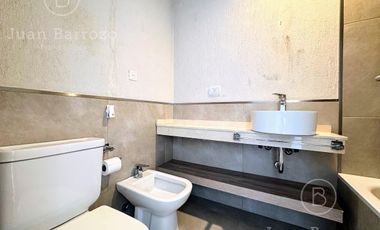 Venta Departamento de 3 ambientes con cochera. Temperley Oeste.