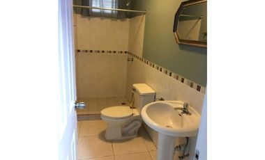 VENTA DE CASA EN DAVID DETRAS DEL MALL  COMPLETAMENTE CERCADA