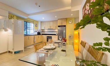 Beautiful renovated low-rise condo. Direct lap pool and private rare entrance @Wong Amart area.