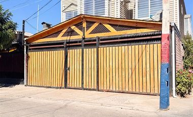 Casa en Arriendo en Ochagavía con Víctor Jara