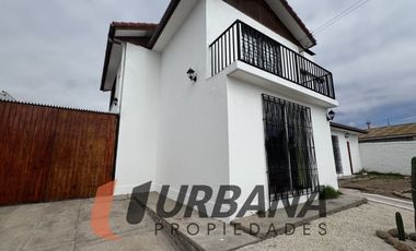 ¡ESPACIOSA CASA EN EXCELENTE UBICACIÓN!