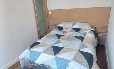 2 ambientes con balcón a la calle en el Centro