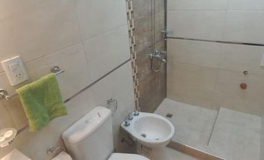 2 ambientes con balcón a la calle en el Centro