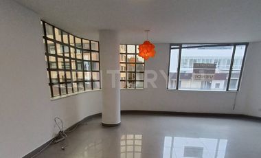 Oficina para venta en El Lago