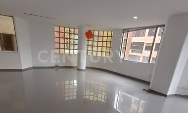 Oficina para venta en El Lago