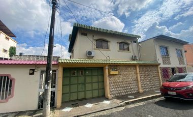 Casa rentera en Venta en La Chala Callejón 2, Sur de GYE  AdrM