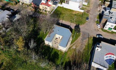 CASA EN VENTA 4 AMBIENTES EN CAÑUELAS