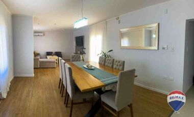 CASA EN VENTA 4 AMBIENTES EN CAÑUELAS
