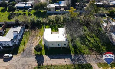CASA EN VENTA 4 AMBIENTES EN CAÑUELAS