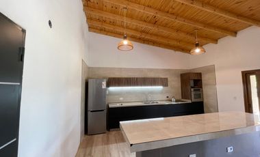 Venta casa con pileta Club de Campo La Colonia