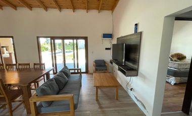 Venta casa con pileta Club de Campo La Colonia