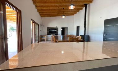 Venta casa con pileta Club de Campo La Colonia