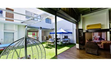 Gran propiedad comercial en Quillota, 800 m2., con 2 dptos., 2 locales y galpón.
