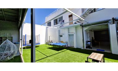Gran propiedad comercial en Quillota, 800 m2., con 2 dptos., 2 locales y galpón.