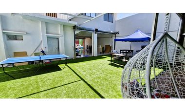 Gran propiedad comercial en Quillota, 800 m2., con 2 dptos., 2 locales y galpón.