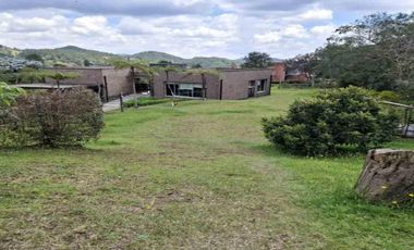 🏡 CASA EN VENTA UBICADA EN EL RETIRO SECTOR COLEGIO VERMONT