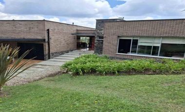 🏡 CASA EN VENTA UBICADA EN EL RETIRO SECTOR COLEGIO VERMONT