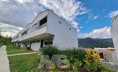ARRIENDO de CASAS en GIRARDOTA
