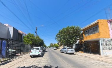 Jardines de la Paz, calle Tezozomoc