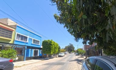 Jardines de la Paz, calle Tezozomoc