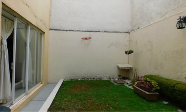 SE RENTA CASA EN JARDINES DE SAN MATEO