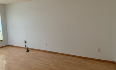 SE RENTA CASA EN JARDINES DE SAN MATEO