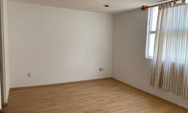 SE RENTA CASA EN JARDINES DE SAN MATEO