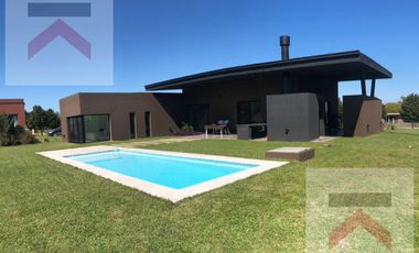 Casa 3 dorm Piscina Lote 1600m2 APTO CREDITO Barrio Cerrado Chacras de la Reserva Cardales