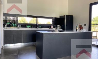 Casa 3 dorm Piscina Lote 1600m2 APTO CREDITO Barrio Cerrado Chacras de la Reserva Cardales