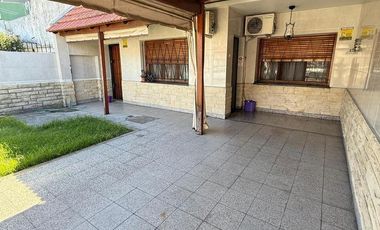 CASA VENTA 3 AMBIENTES Coronel Perdriel 2865 C/COCHERA (REMEDIOS DE ESCALADA)