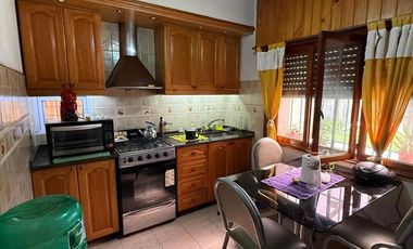 CASA VENTA 3 AMBIENTES Coronel Perdriel 2865 C/COCHERA (REMEDIOS DE ESCALADA)