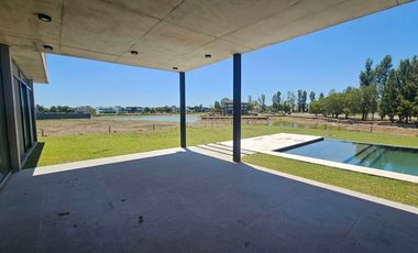 Casa en venta y alquiler Country Terravista  General Rodriguez