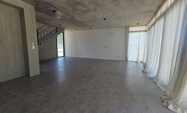 Casa en venta y alquiler Country Terravista  General Rodriguez