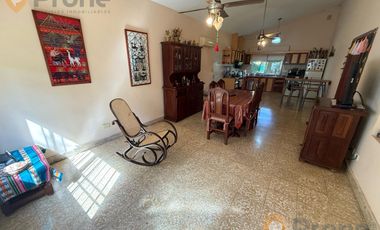 VENTA CASA EN FUNES DE 2 DORMITORIOS