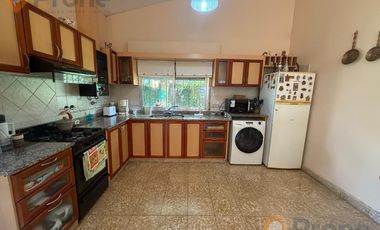 VENTA CASA EN FUNES DE 2 DORMITORIOS